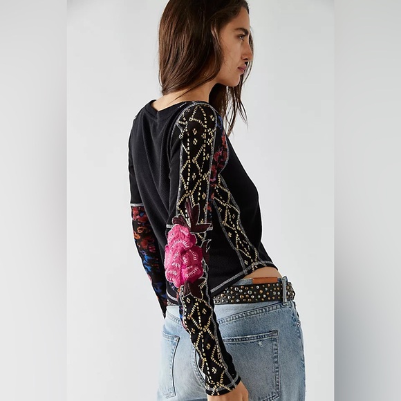 Free People Amara Embroidered Sleeve Thermal V Neck Top Black Pink Floral XS - Picture 3 of 12